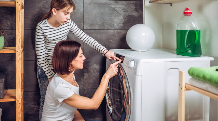 Home Management: 3 Ways to Teach Your Teenager Important House Skills